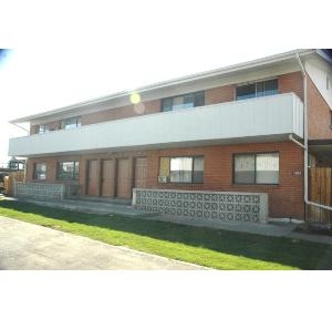 17th Street Townhouse in Idaho Falls, ID - Building Photo