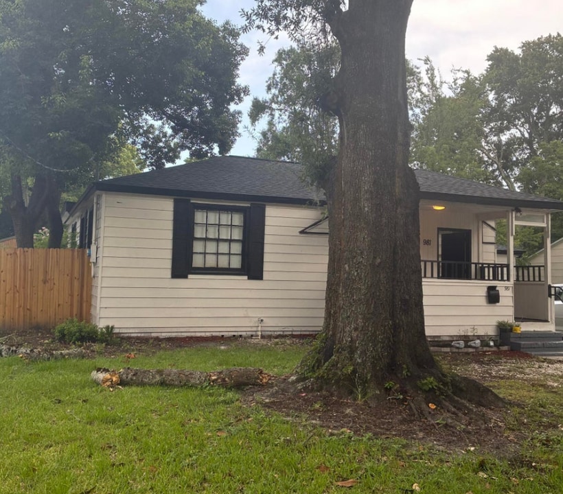 981 McTyre Ct in Jacksonville, FL - Building Photo