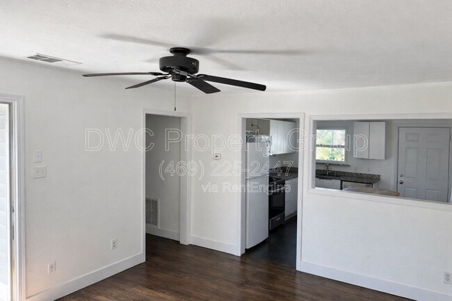 10923 Aledo Dr in Dallas, TX - Building Photo - Building Photo