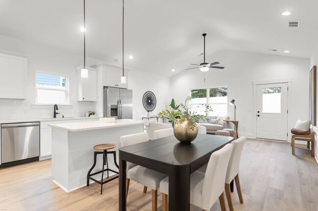 2304 Delano St in Charleston, SC - Building Photo - Building Photo