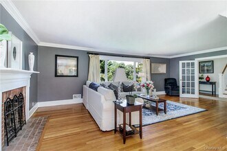 25 Tamarack Way in Pleasantville, NY - Building Photo - Building Photo