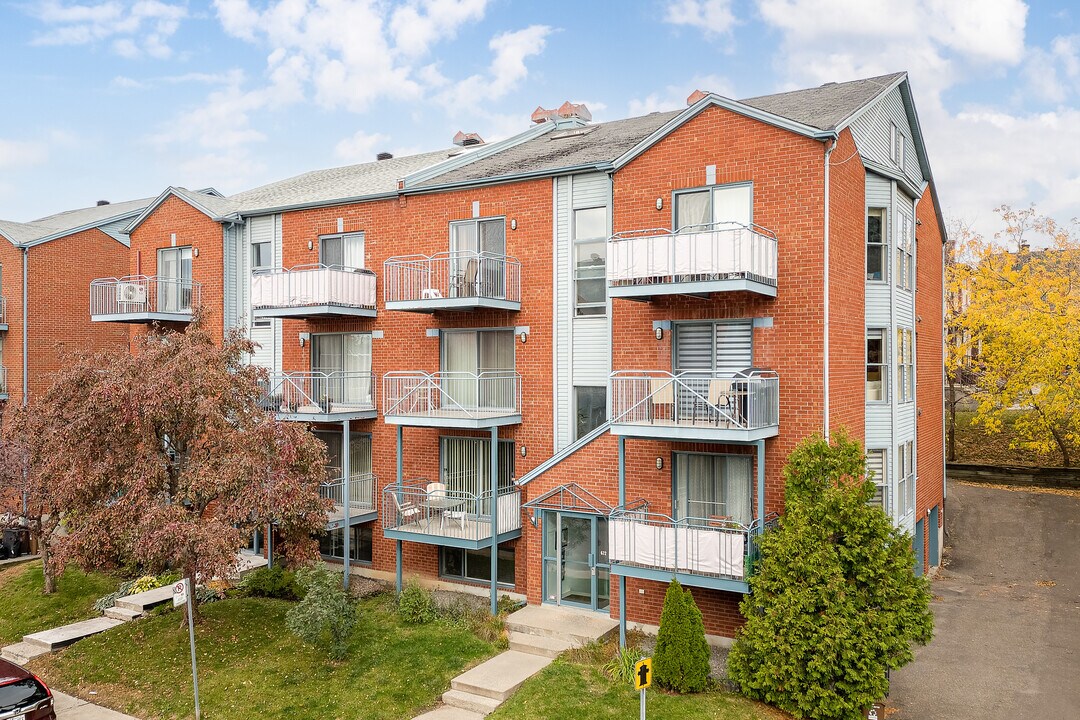 672 36E Av in Montréal, QC - Building Photo