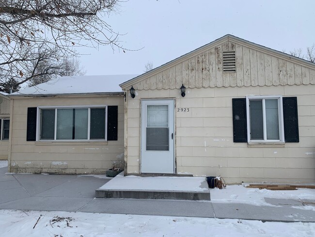 property at 2923-2925 Poly Dr