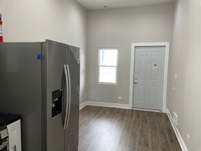 4407 S Wallace St, Unit 1 in Chicago, IL - Building Photo - Building Photo