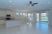 3276 Royal Gardens Ave in Ft. Myers, FL - Foto de edificio - Building Photo