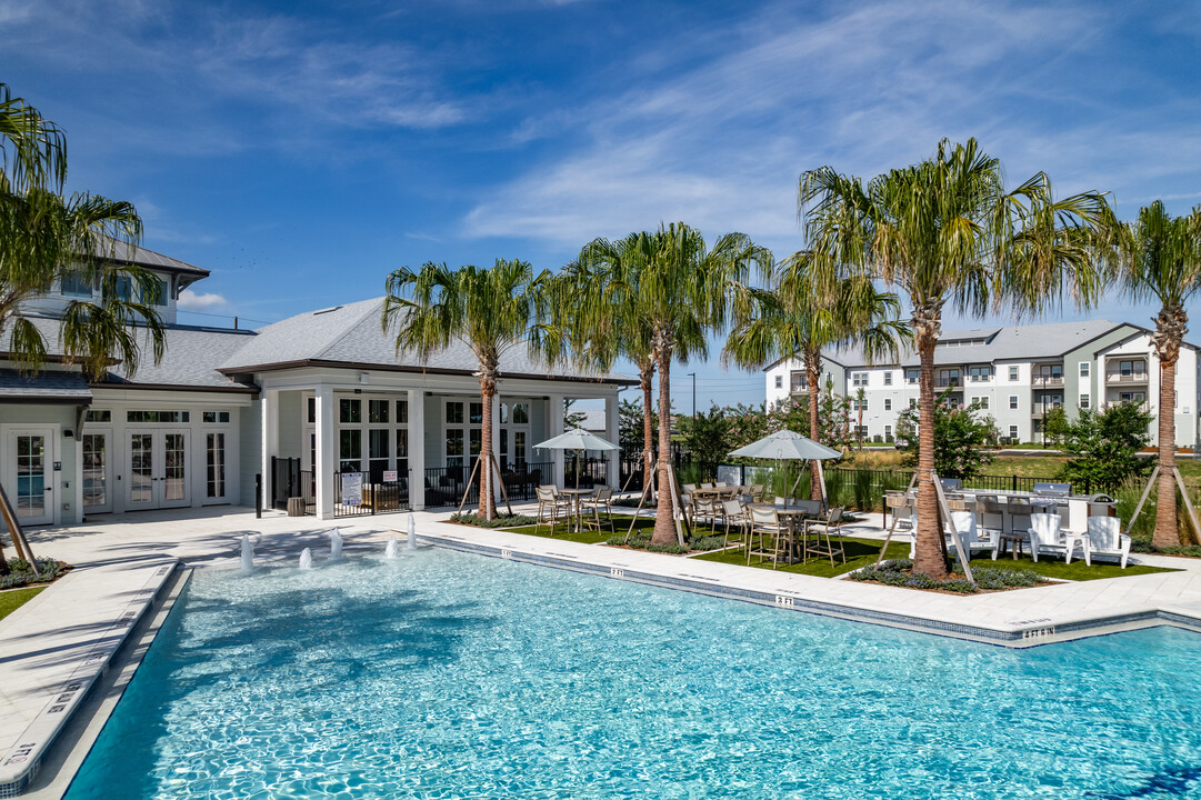 Harmon on the Lake in Apopka, FL - Foto de edificio