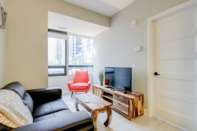 170 Metcalfe St in Ottawa, ON - Building Photo - Building Photo