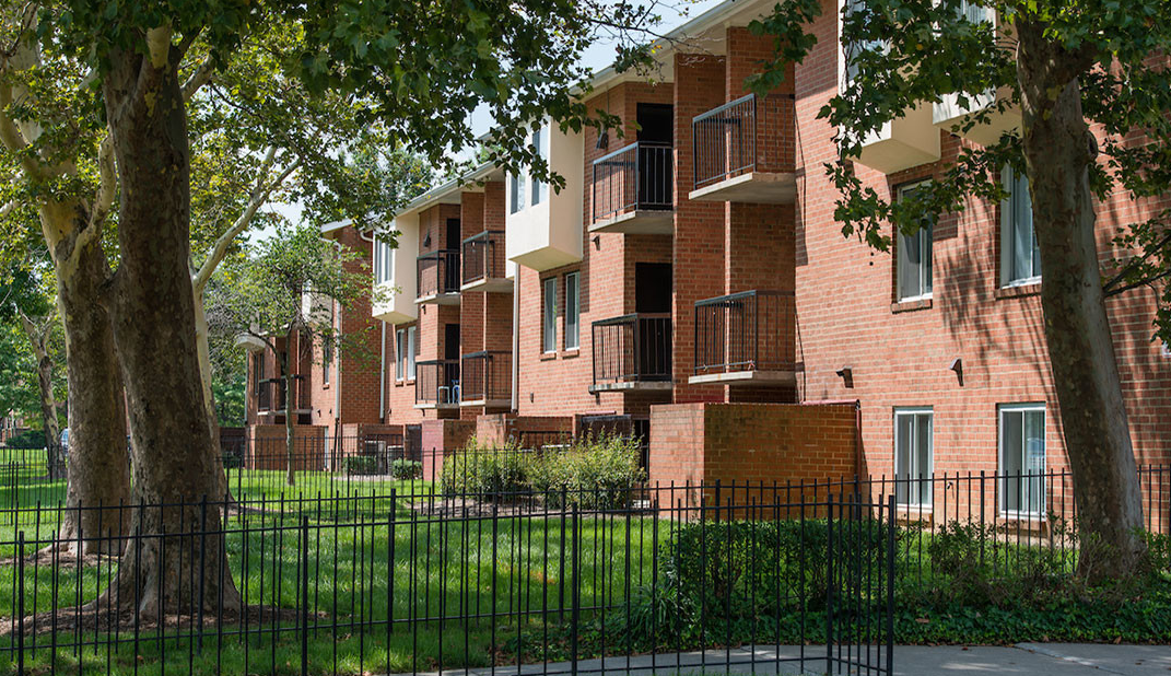 1100 Orleans St in Baltimore, MD - Foto de edificio