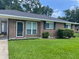 1076 Elysian Dr in Baton Rouge, LA - Building Photo