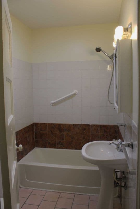 300 Budd Rd, Unit Cottage in Woodbourne, NY - Building Photo - Building Photo