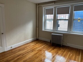 1840 Commonwealth Ave, Unit 6 in Boston, MA - Building Photo - Building Photo