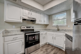 SKYE Isle in Dallas, TX - Building Photo