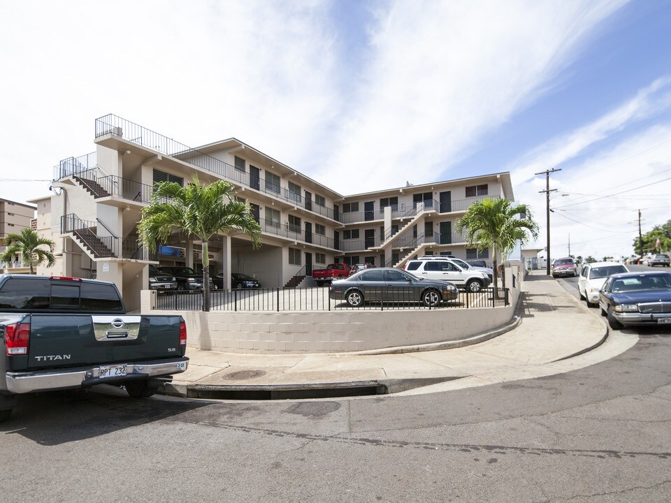 94-114 Pupupuhi St in Waipahu, HI - Foto de edificio