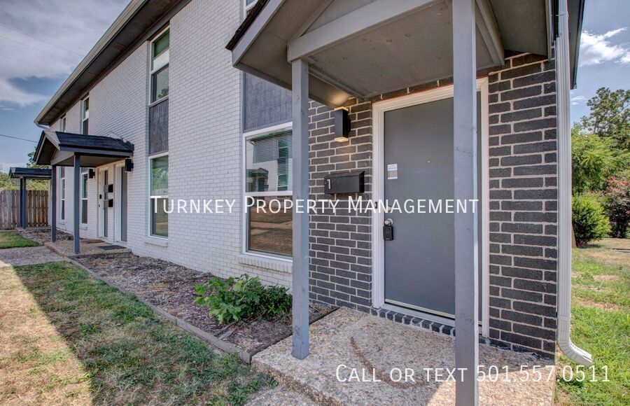 1821 Sanford Dr in Little Rock, AR - Building Photo