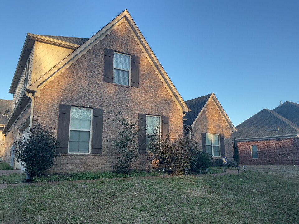 5455 Meadowbriar Trail in Memphis, TN - Building Photo