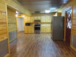 8102 Hwy 75 in Huntsville, TX - Building Photo - Building Photo