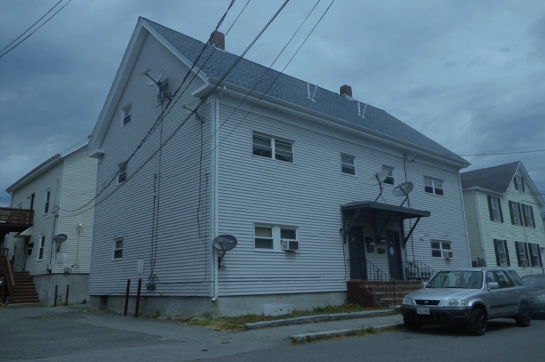 21 Mansfield St in Gloucester, MA - Foto de edificio