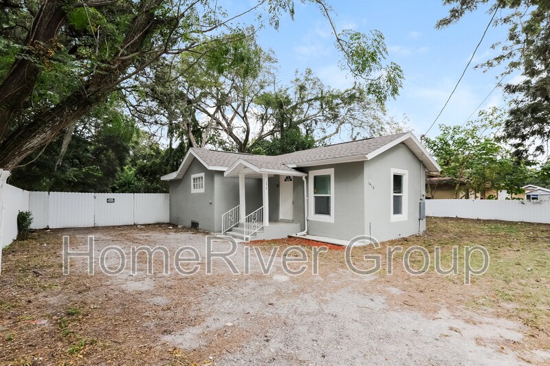 1410 E Waters Ave in Tampa, FL - Building Photo