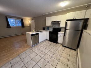 12932-12118 118 Ave NW in Edmonton, AB - Building Photo - Building Photo