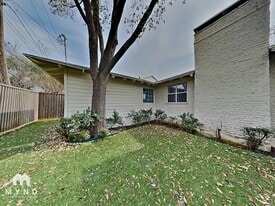 6111 Ellsworth Ave in Dallas, TX - Building Photo