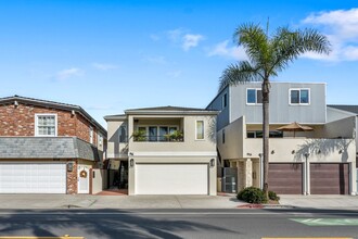 914 E Balboa Blvd in Newport Beach, CA - Building Photo - Building Photo