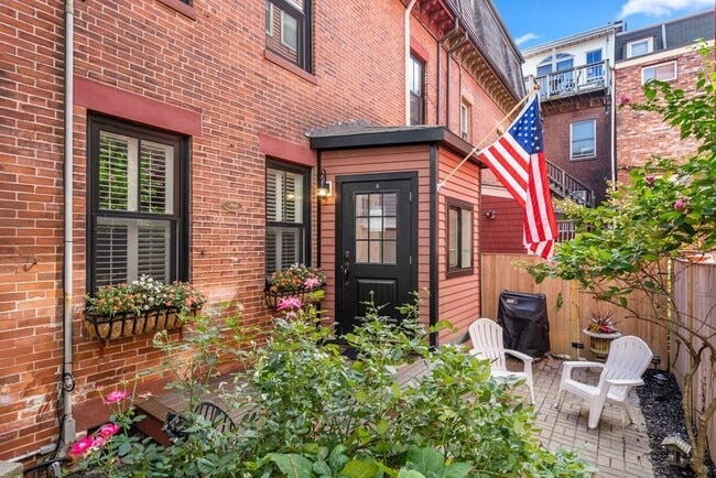 property at 9 Salem St