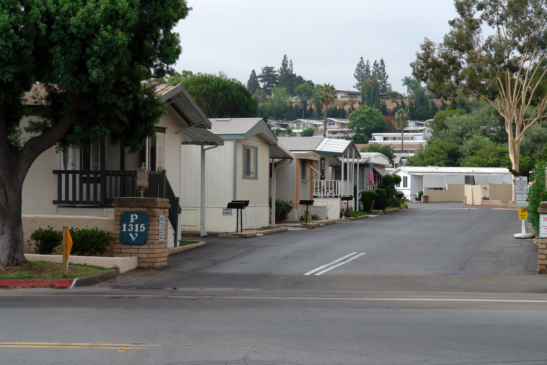 1315 Pepper Dr in El Cajon, CA - Building Photo