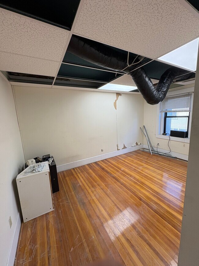 2020 Massachusetts Ave, Unit 1 in Cambridge, MA - Building Photo - Building Photo