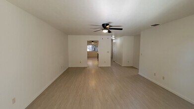 428 Sunnyside Ave in Modesto, CA - Building Photo - Building Photo