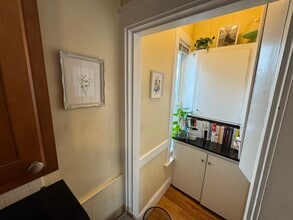 12 Claremon St, Unit 1 in Somerville, MA - Building Photo - Building Photo