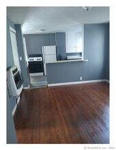 196 S Main St in New Britain, CT - Building Photo - Building Photo