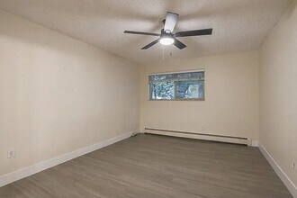 Crescent Apartments in Wheat Ridge, CO - Foto de edificio - Building Photo