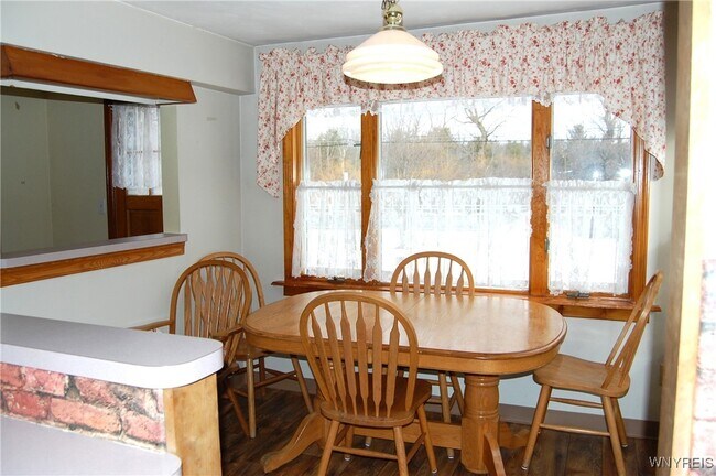 1490 Bullis Rd in Elma, NY - Building Photo - Building Photo