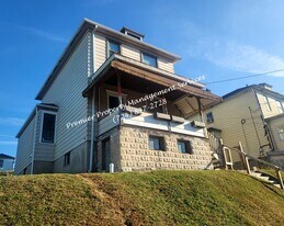 309 Bessemer Ave in Lyndora, PA - Building Photo