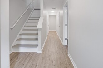 10094 Treeside Ln in Matthews, NC - Building Photo - Building Photo