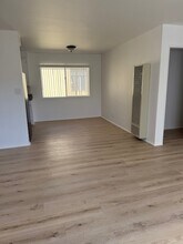 559 Hyde Park Pl, Unit 3 in Inglewood, CA - Building Photo - Building Photo