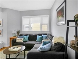 190 Emerson St, Unit 2 in Boston, MA - Building Photo - Building Photo