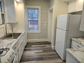 907 N Busey Ave in Urbana, IL - Foto de edificio - Building Photo