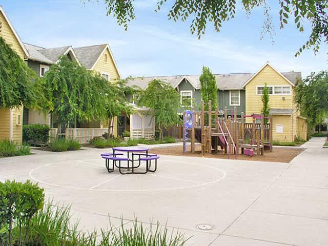 Eden Palms Apartments in San Jose, CA - Foto de edificio - Building Photo