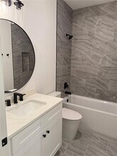 4324 W Gray St in Tampa, FL - Building Photo - Building Photo