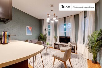Private bedroom in 3 bed/1 bath Home in Boston, MA - Building Photo - Building Photo