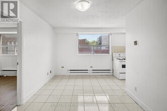 638-638 Dufferin St in Toronto, ON - Building Photo - Building Photo