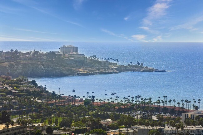 8244 Prestwick Dr in San Diego, CA - Building Photo - Building Photo