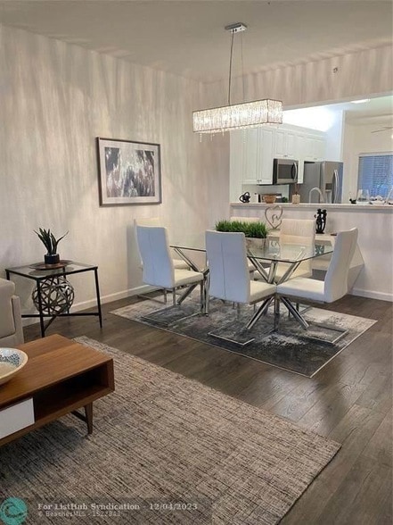 7755 Yardley Dr, Unit 112 in Tamarac, FL - Building Photo - Building Photo