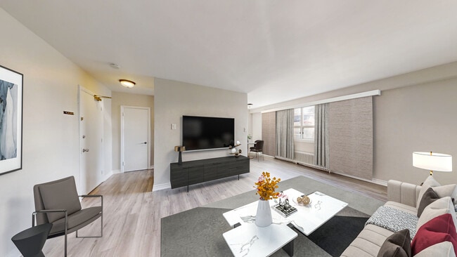 73 Lovilla Blvd in Toronto, ON - Building Photo - Building Photo
