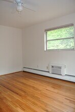 2935 Linwood Ave, Unit A in Cincinnati, OH - Building Photo - Building Photo