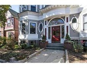 15 Trowbridge St in Cambridge, MA - Building Photo - Building Photo