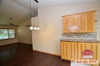5804 SW 4th St in Des Moines, IA - Building Photo - Building Photo