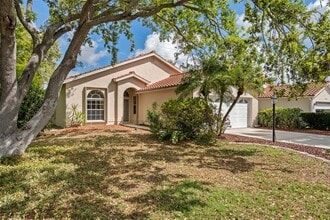 4334 Marcott Cir in Sarasota, FL - Building Photo - Building Photo