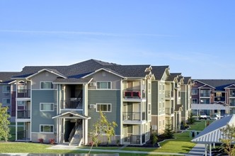 Copper Peak Apartments in Longmont, CO - Foto de edificio - Building Photo